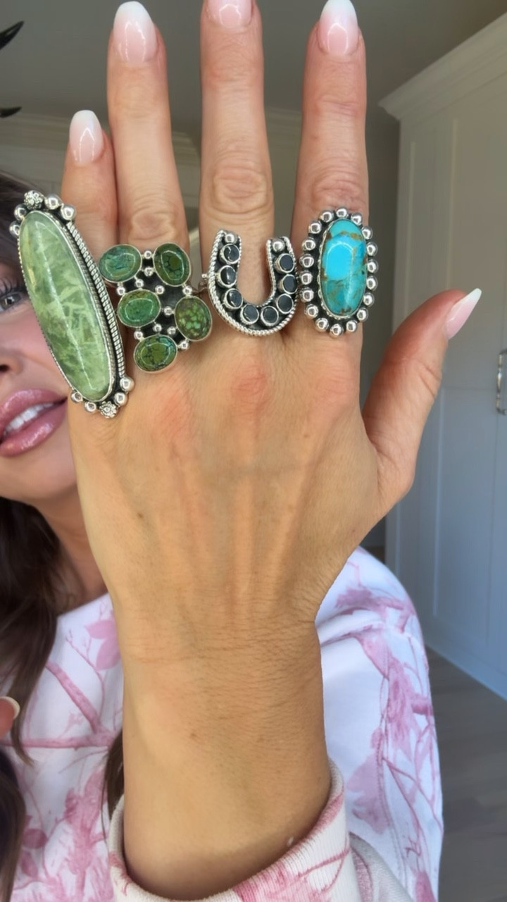 code betsy works for goldie lew ♥️

#LTKGiftGuide #LTKBeauty #LTKSaleAlert