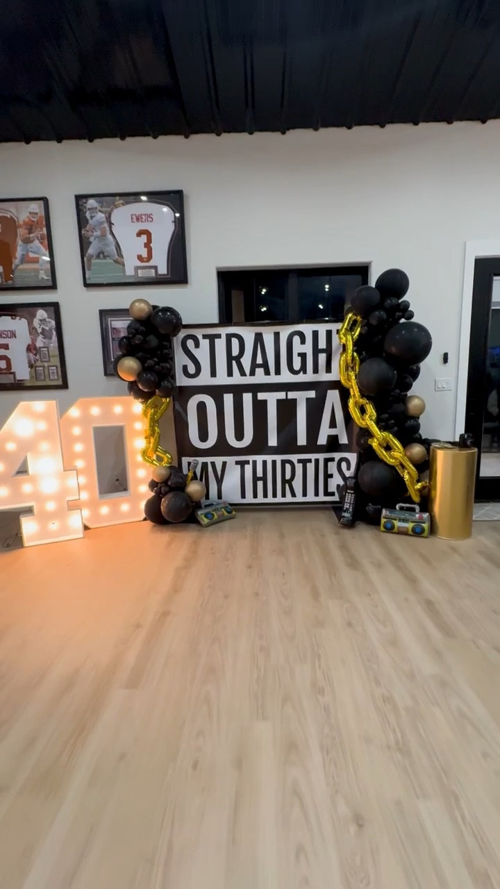 Men’s Birthday Party

Guys night  birthday parties  birthday events  birthday party  marquee numbers   Photo backdrop  chain balloons  90s party  landpartyrentals  

#LTKFindsUnder50 #LTKWatchNow #LTKParties