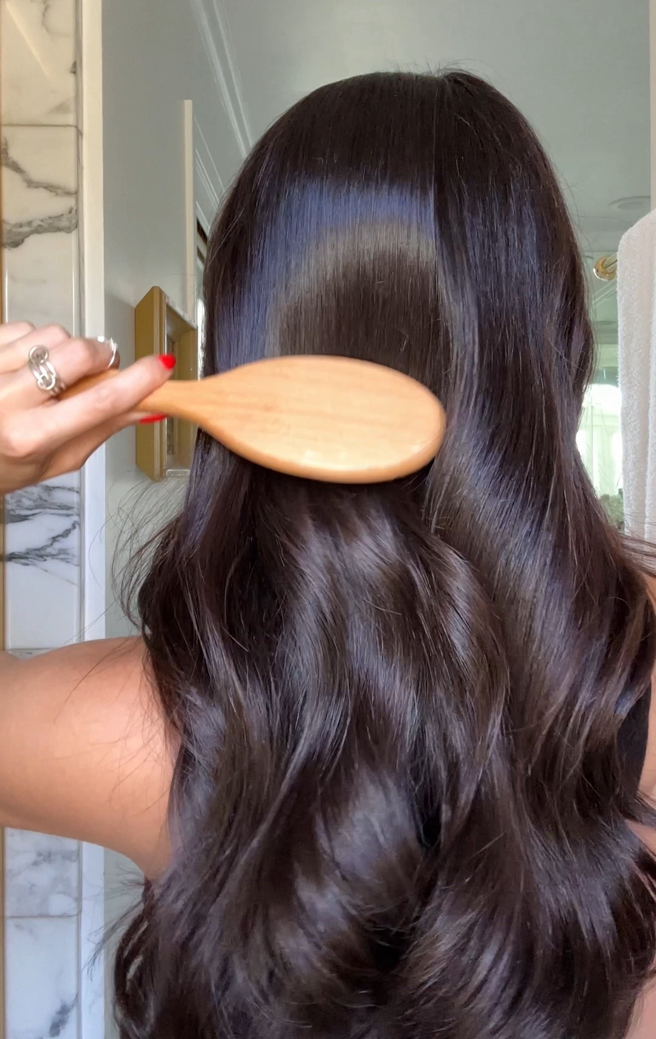 The best leave in primer for shiny, glossy hair!!

#LTKgrwm #LTKFindsUnder50 #LTKBeauty