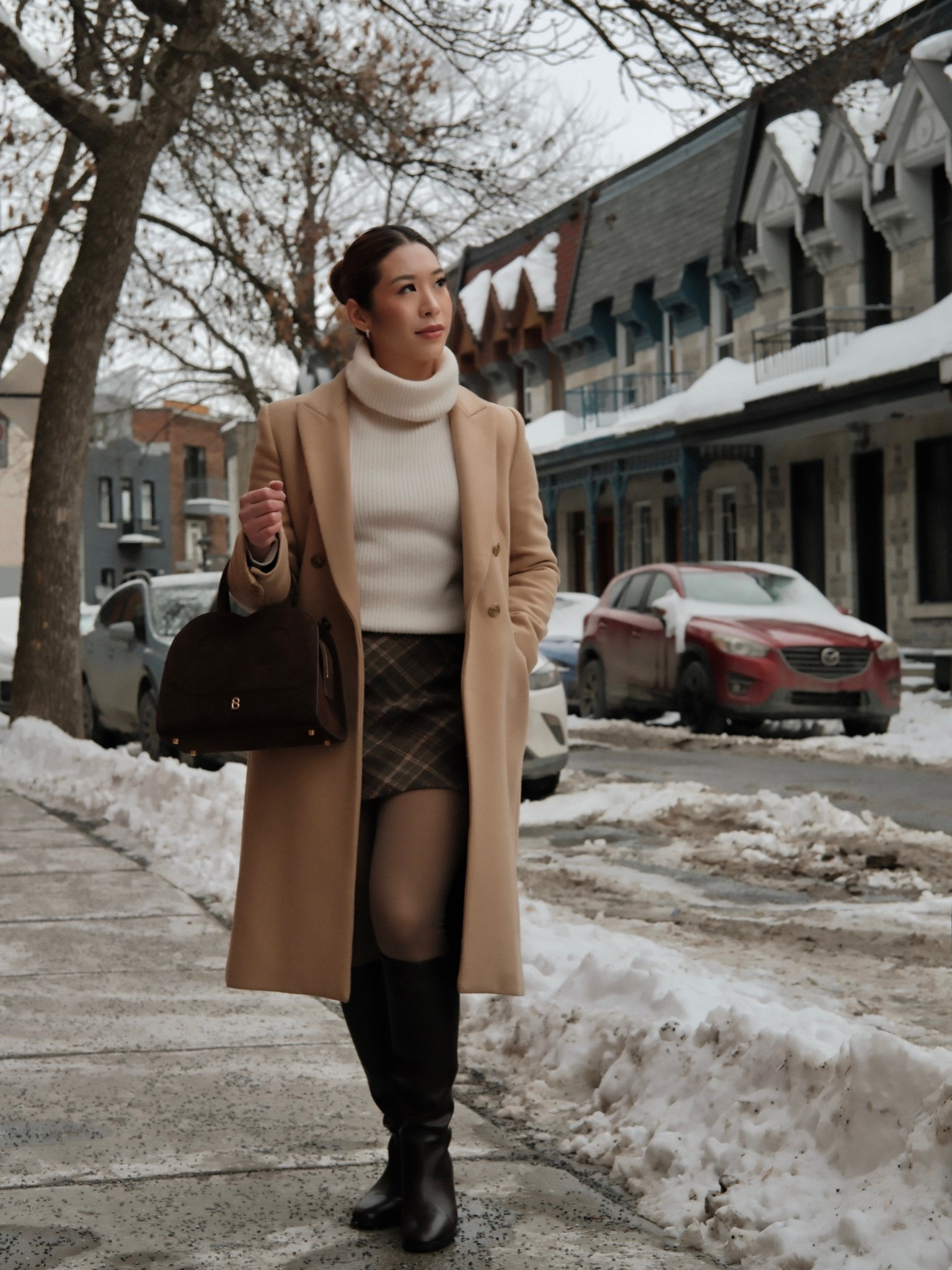 Transitional chic look
Winter to spring outfit
Elegant feminine style
Mini skirt

#LTKootd #LTKSeasonal