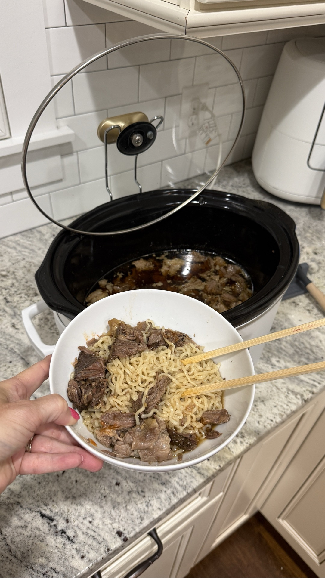This Crockpot Beef Ramen might be one of the easiest dinners I’ve made lately! 🙌🥢

The beef cooks low and slow all day until it’s fall-apart tender, then you just add ramen noodles when you’re ready to eat. SO easy and so good!

And the best part? You can completely customize it with whatever toppings your family likes — soft-boiled eggs, green onions, sriracha, chili crisp… or just keep it simple like we did!

Find the full recipe on my blog! 🤍

🔗 BLOG POST LINK: https://www.amydarley.com/post/easy-crockpot-beef-ramen