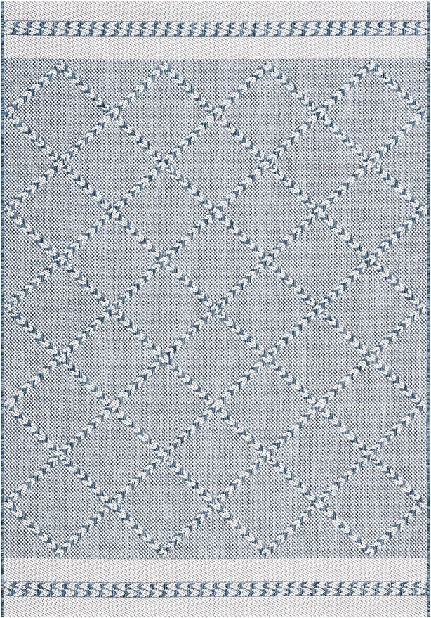 SAFAVIEH Courtyard Collection Area Rug - 5'3" x 7'7", Navy & Ivory, Geometric Pattern, Indoor/Out... | Amazon (US)