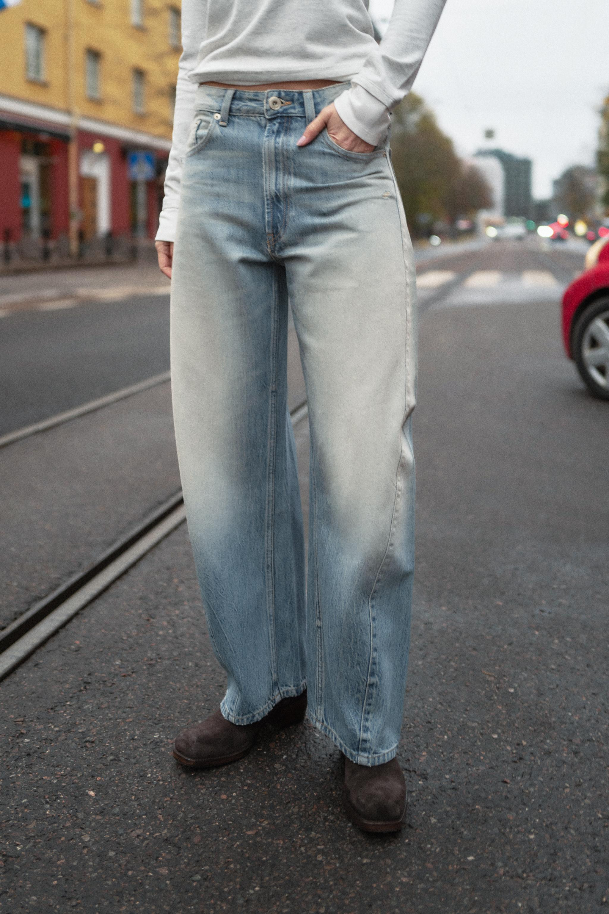 TRF MID-RISE BAGGY BARREL JEANS | Zara US