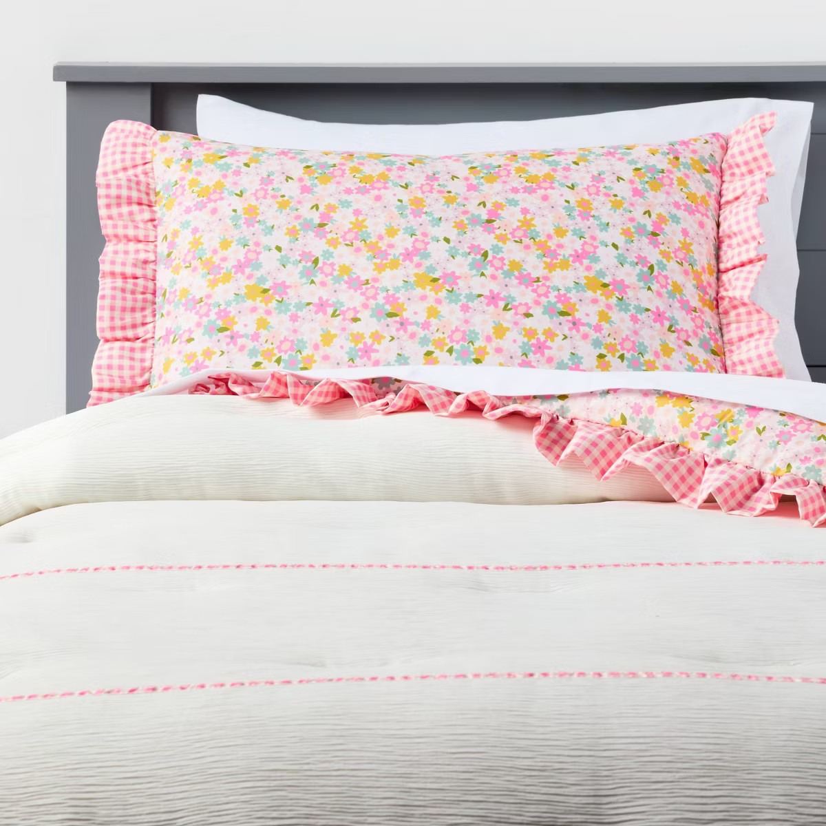 Reversible Crinkle Bow Gingham Floral Kids' Comforter Set White - Pillowfort™ | Target