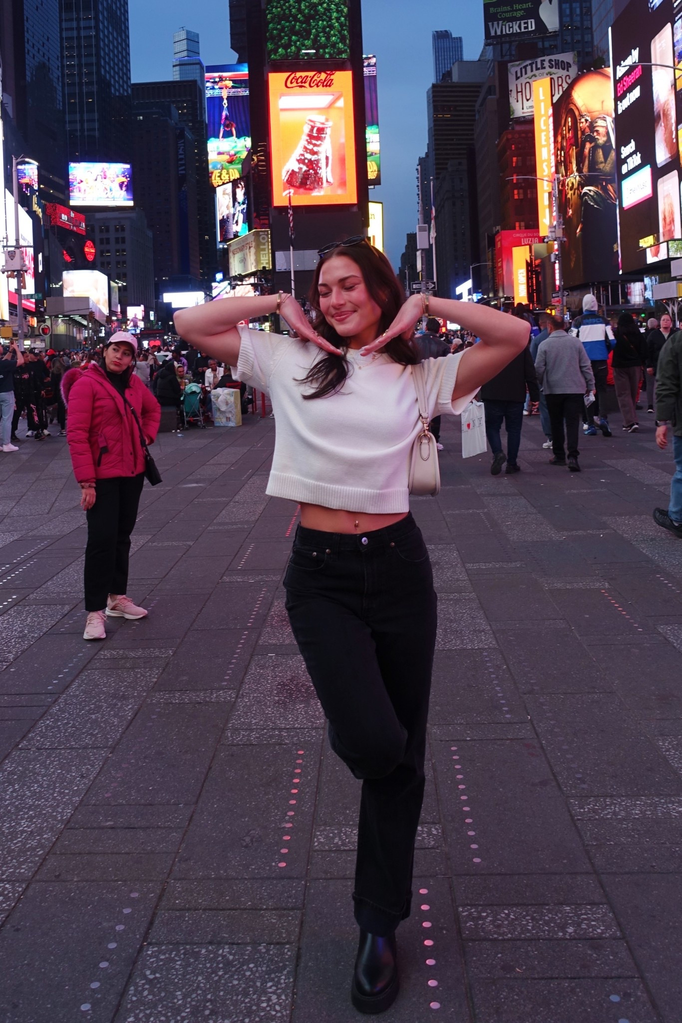 nyc times square ootd🤍🫶🏼

#LTKSeasonal #LTKStyleTip #LTKTravel