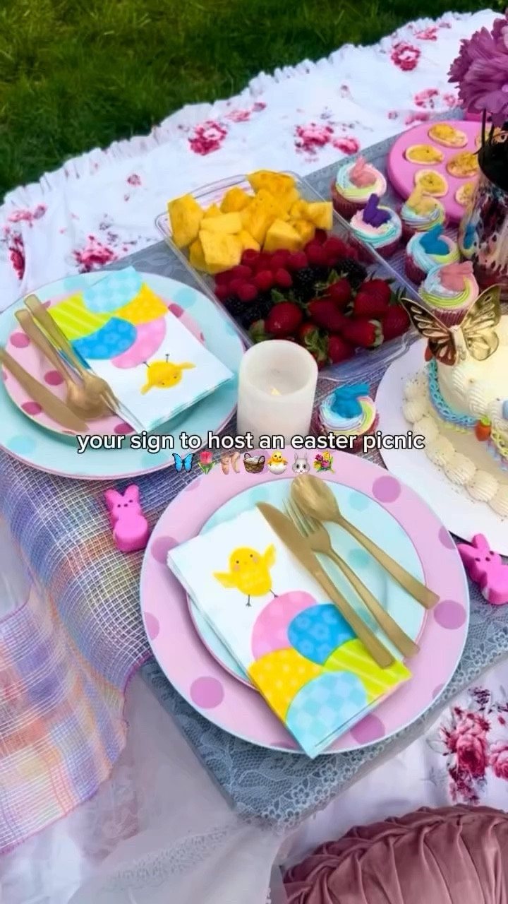 Easter Picnic 🐰💕☀️🧺🫧
♡ 
♡
♡
#easter #cozyvibes #eastersunday #spring #springtime #treats #atlanta #momtok #blackgirltiktok #fyp #girlsnight #sweets #chocolate #eastereggs #girldinner #sahm #fypシ