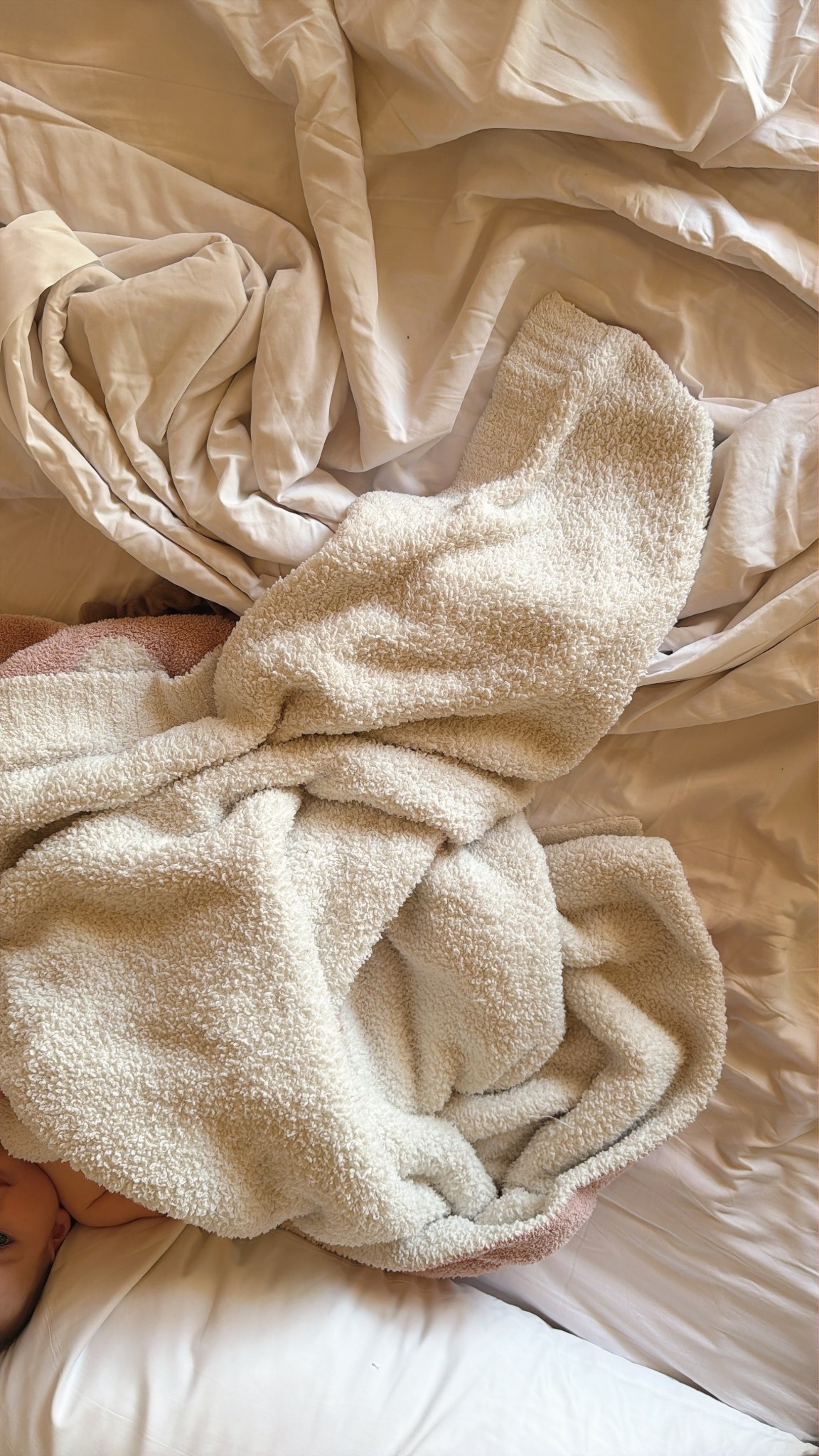 Barefoot dreams has the coziest baby blankets

#LTKmomlife #LTKHome #LTKBaby