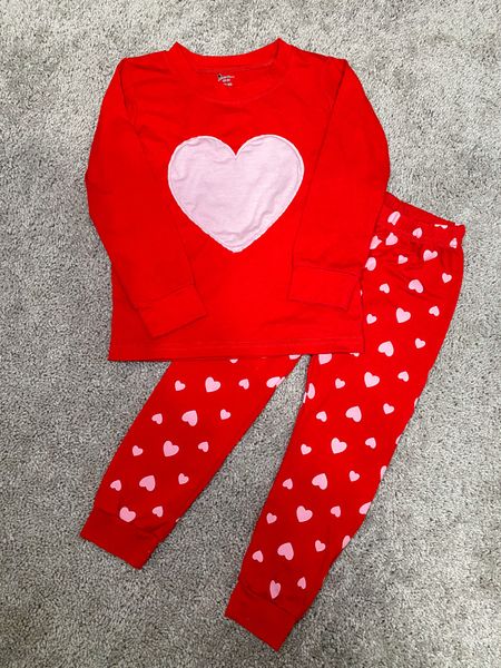 Valentines pajamas for your toddlers!! These are so cute & the top can be worn as a shirt after Valentine’s Day I think ❤️💕



#LTKbaby #LTKfamily #LTKkids