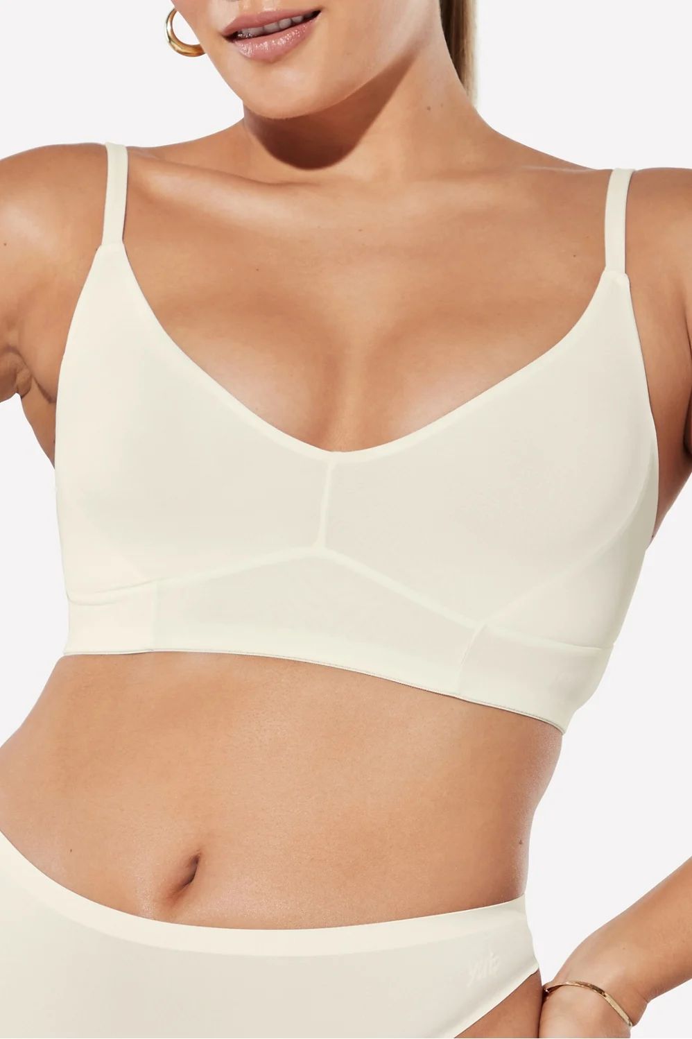 Smoothed Reality Plunge Bra | Fabletics - North America