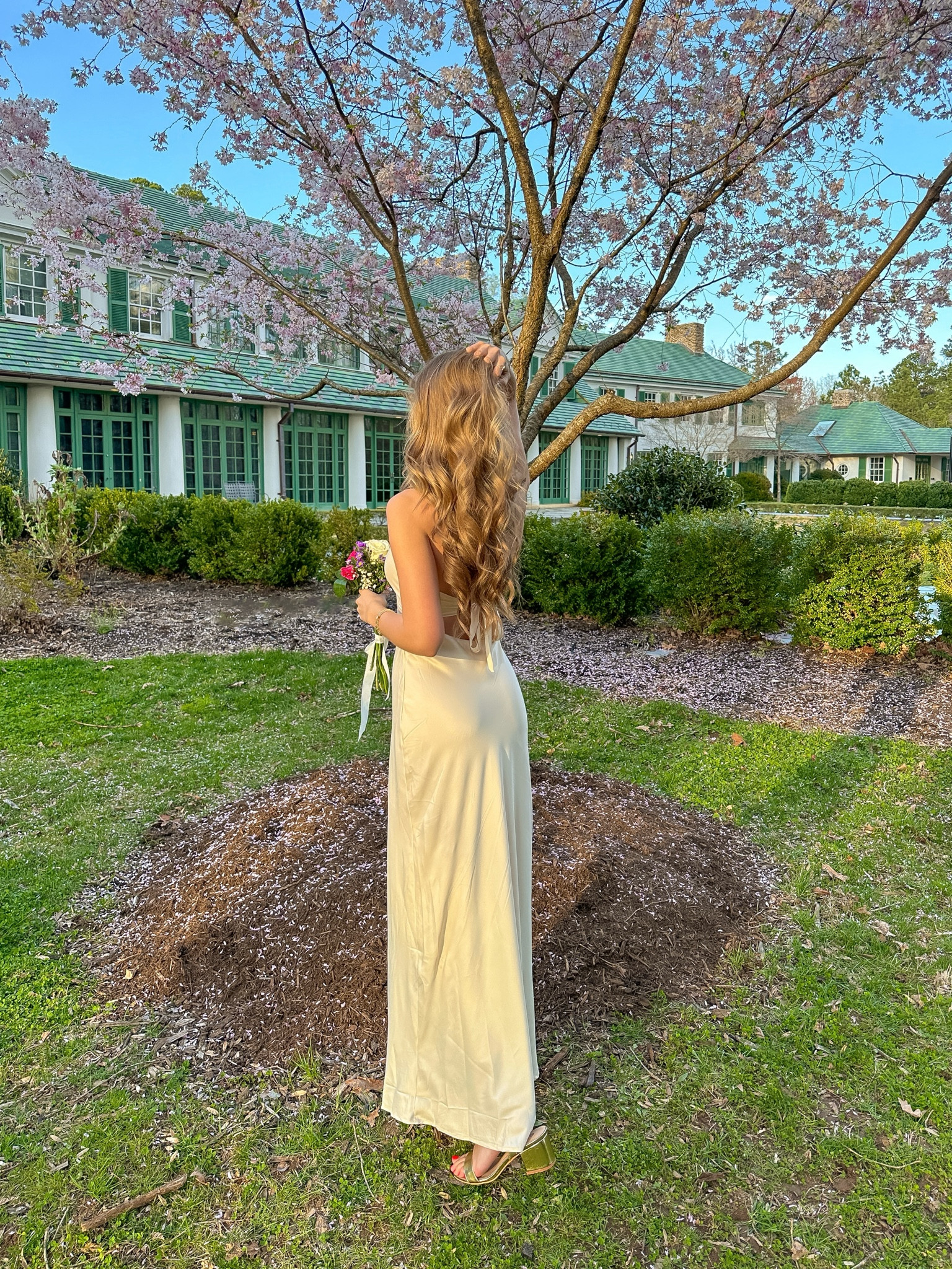 the perfect spring date night dress 🤍💐



#LTKeurope #LTKstyletip #LTKfindsunder100