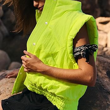 Ainangua Women Cropped Puffer Vest Button Sleeveless Light Jacket Scrunch Stand Collar Essentials... | Amazon (US)