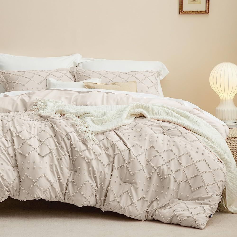 Bedsure Boho Queen Comforter Set - Beige Tufted Shabby Chic Bedding for All Seasons, 3 Pieces Wes... | Amazon (US)
