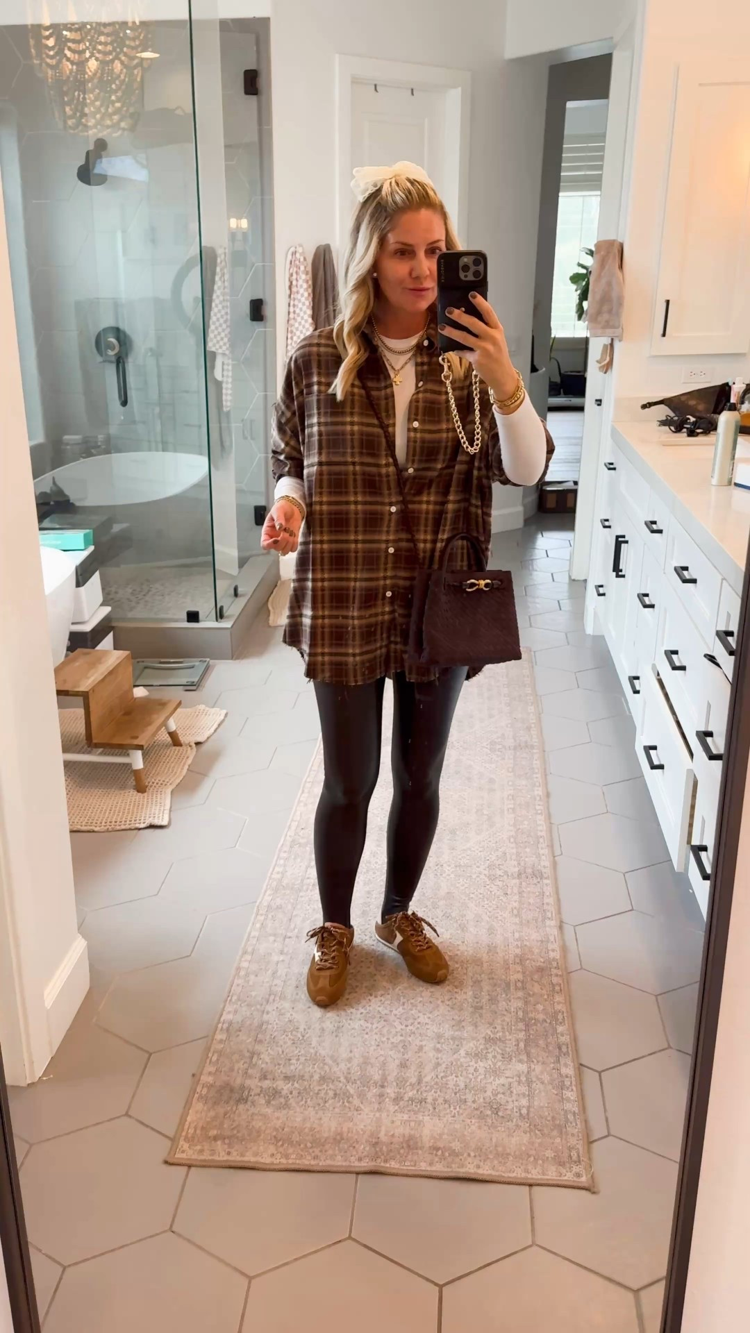 Everyday casual mom look

#LTKmomlife #LTKSeasonal #LTKootd