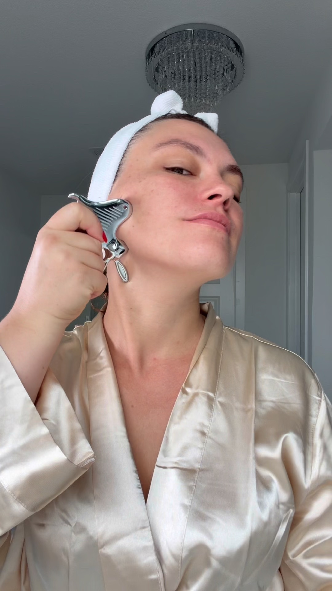 Mother’s Day looked a little different for me this year ✨
Less screen time, more family moments, slow mornings, and a few minutes of self-care 🤍
I’ve been using this cooling stainless steel gua sha lately and it honestly makes my skincare routine feel so luxurious at home. The bunny shape is adorable, the grip is amazing, and it feels SO good after a long day.
Perfect little reminder that moms deserve moments for themselves too 🫶🏼
Linked on my LTK ✨
#LTKFinds #SelfCareRoutine #GuaSha #SkincareRoutine #MomLife #MothersDay #AmazonFinds #BeautyFinds #WellnessJourney #GlowingSkin #FaceMassage #Skincare #naturalbeauty #fullbodyrecovery #faciallifting #stainlesssteelskincare #postworkoutroutine #LuxuryAtHome #BusyMomLife #AmazonFinds  #ViralFinds #BeautyRoutine #JawlineSculpt #CoolingGuaSha #MomStyle  #Beauty #LTKCreator #SpringBeauty #AestheticLifestyle #DailyRoutine #SelfCareMoments #GiftForMoms #ad @yeamon_beauty