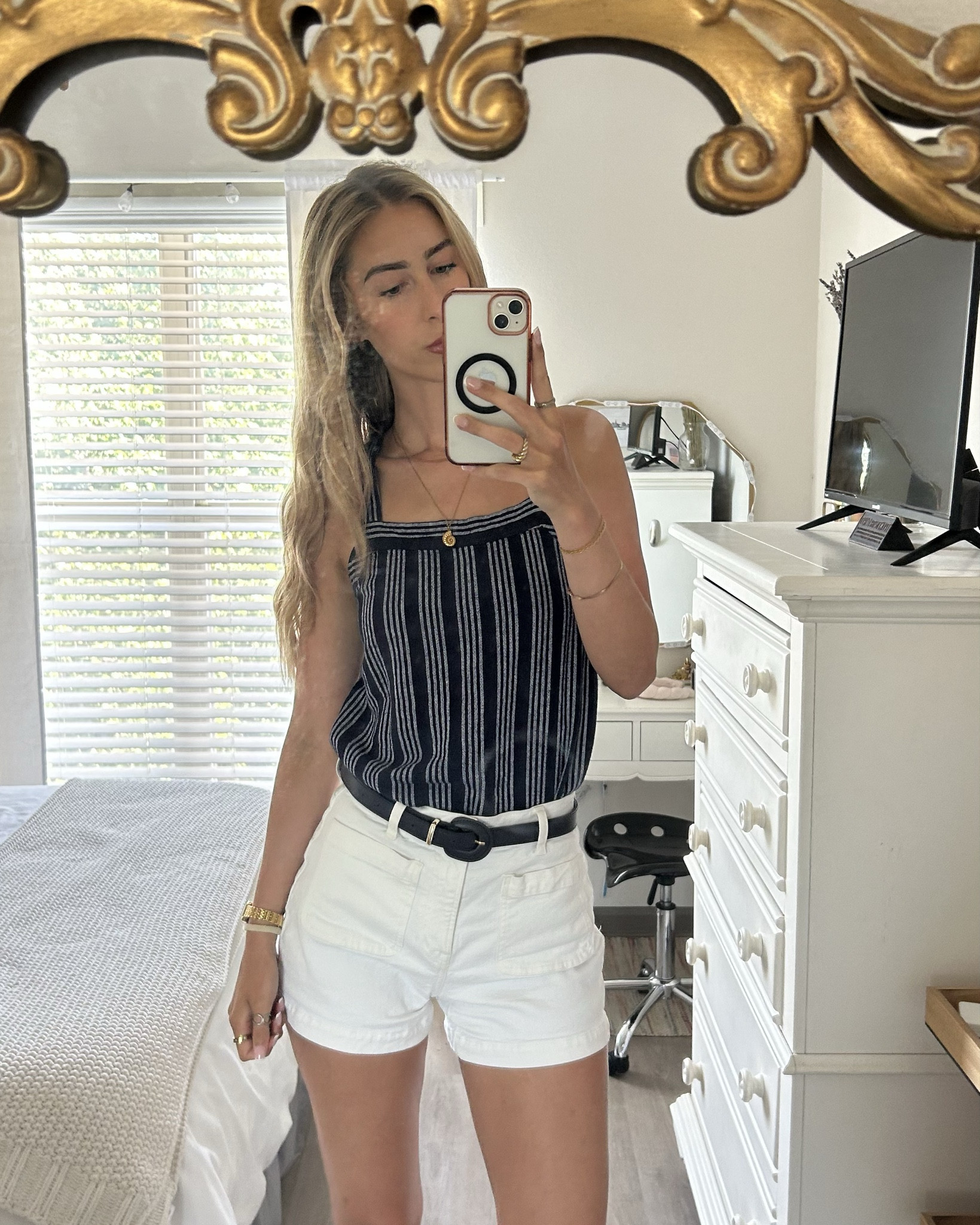 blue and white vibes 

#LTKSeasonal #LTKBeauty