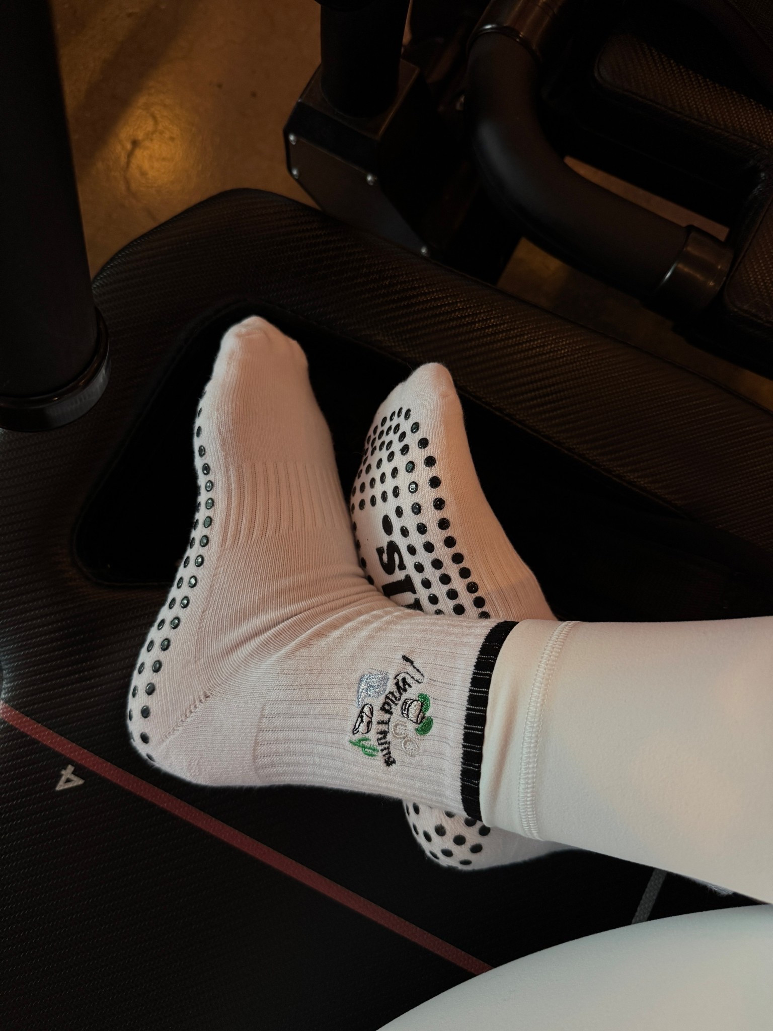 Pilates OOTD  (my set is Aritzia TNA Butter in white but not sold anymore, showing similar) 