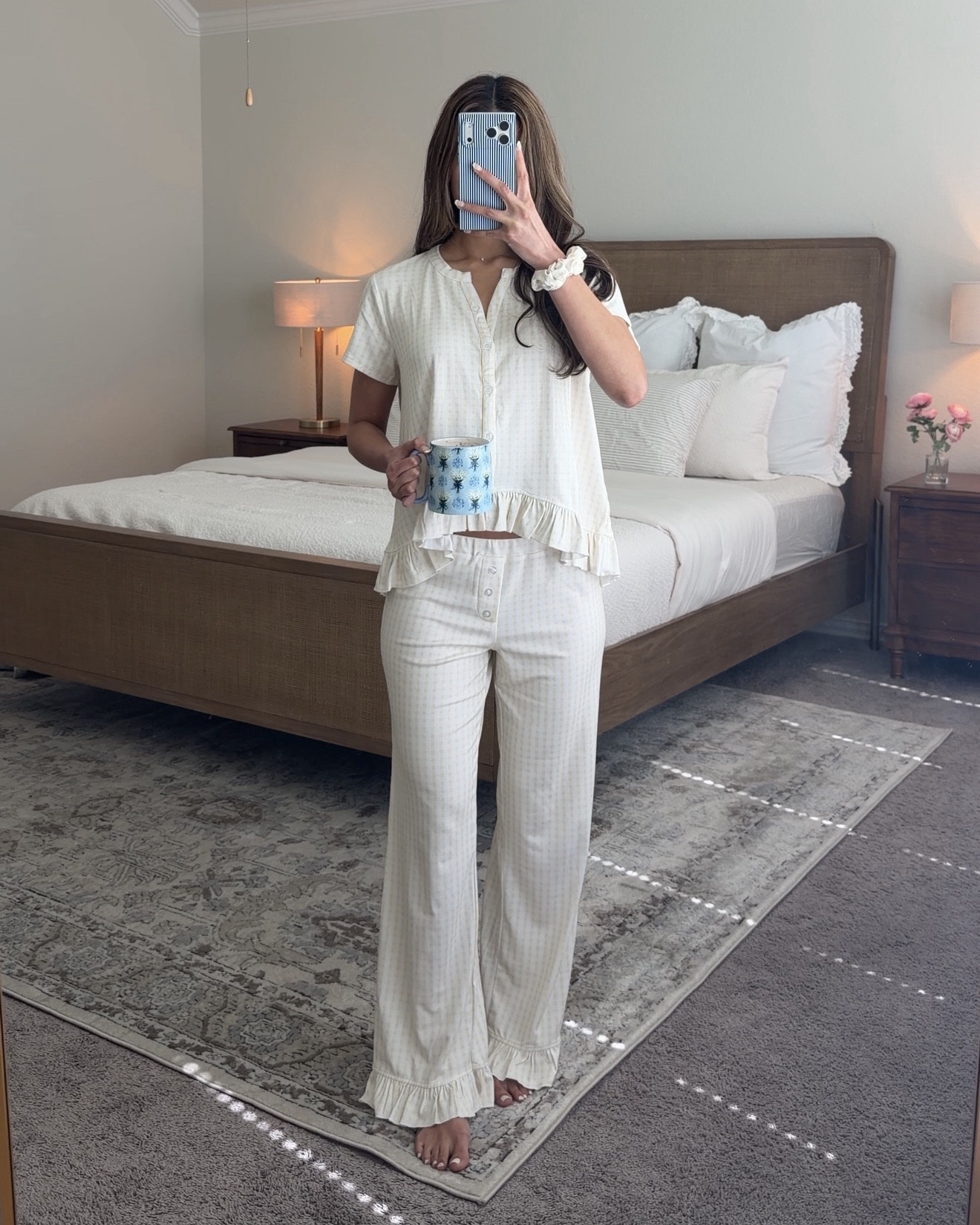 Wearing xs in these cutie spring pjs 

#LTKootd #LTKmorningroutine