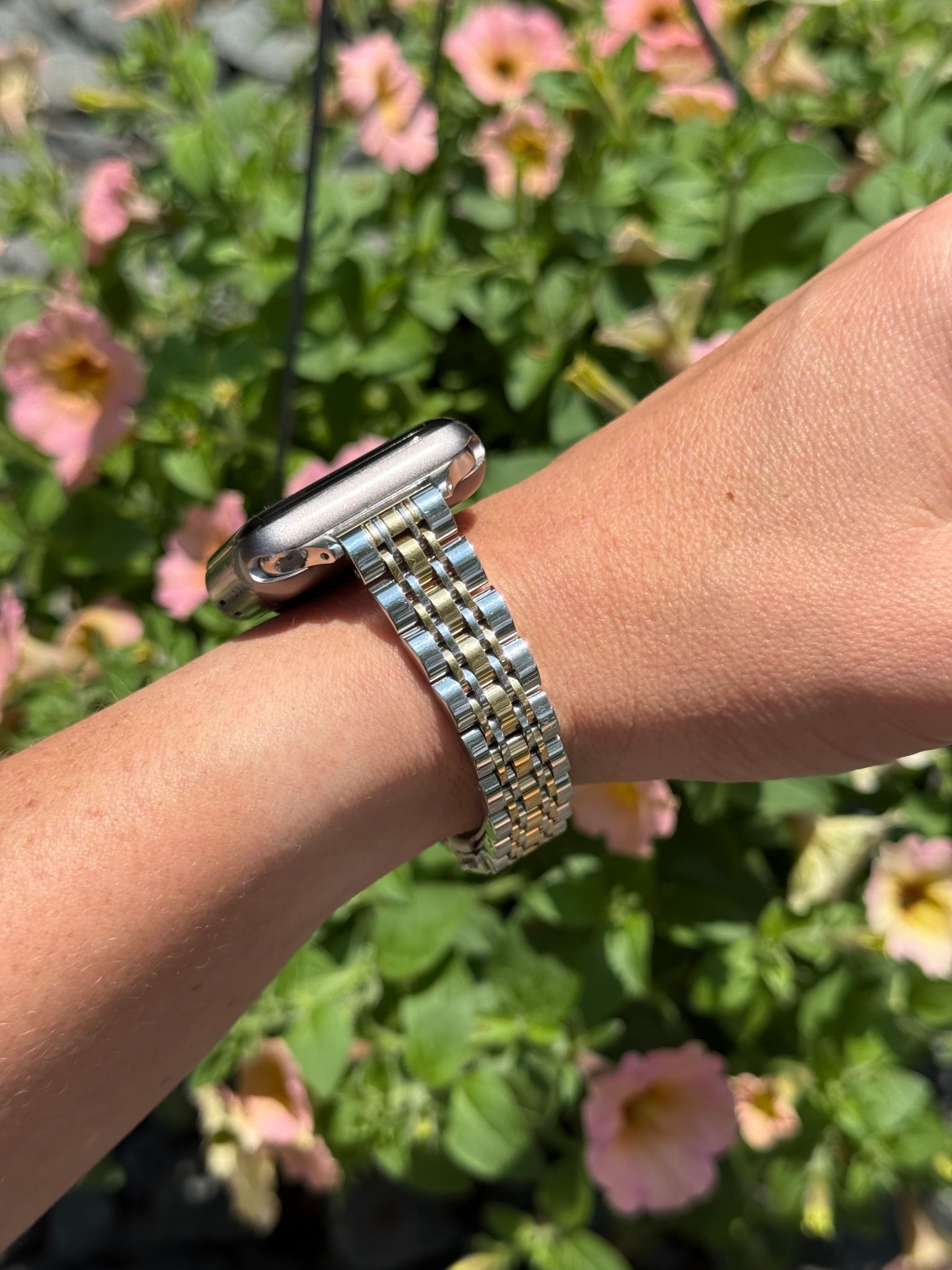 Silver & gold watch band! #applewatch #watchband #mixedmetals 

#LTKGiftGuide #LTKWorkwear #LTKStyleTip
