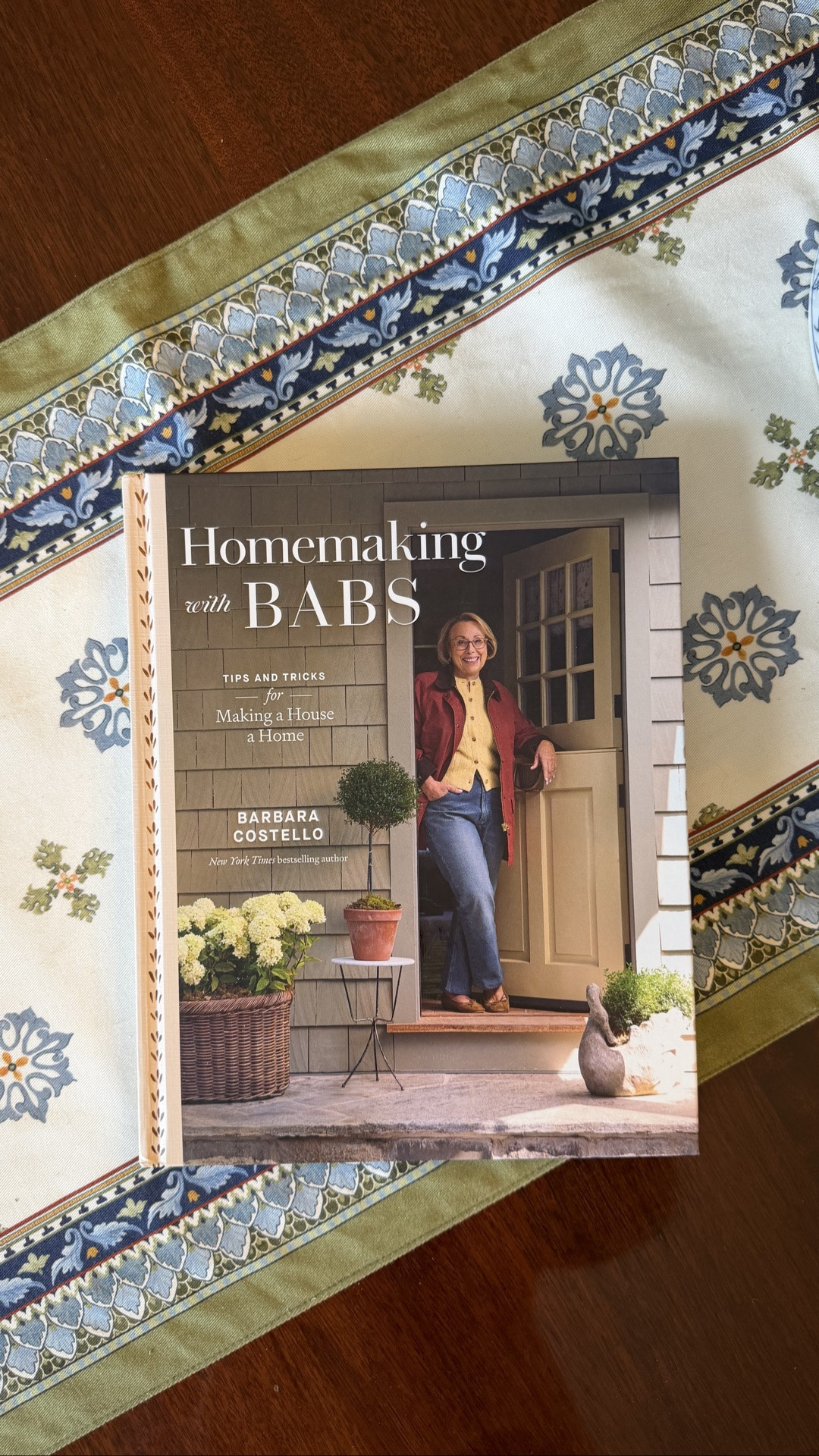 Tips and tricks for making a house a home - can’t wait to read Barbara Costello’s latest book 💛

Also! It’s currently on sale!!

#LTKmomlife #LTKHome #LTKSaleAlert