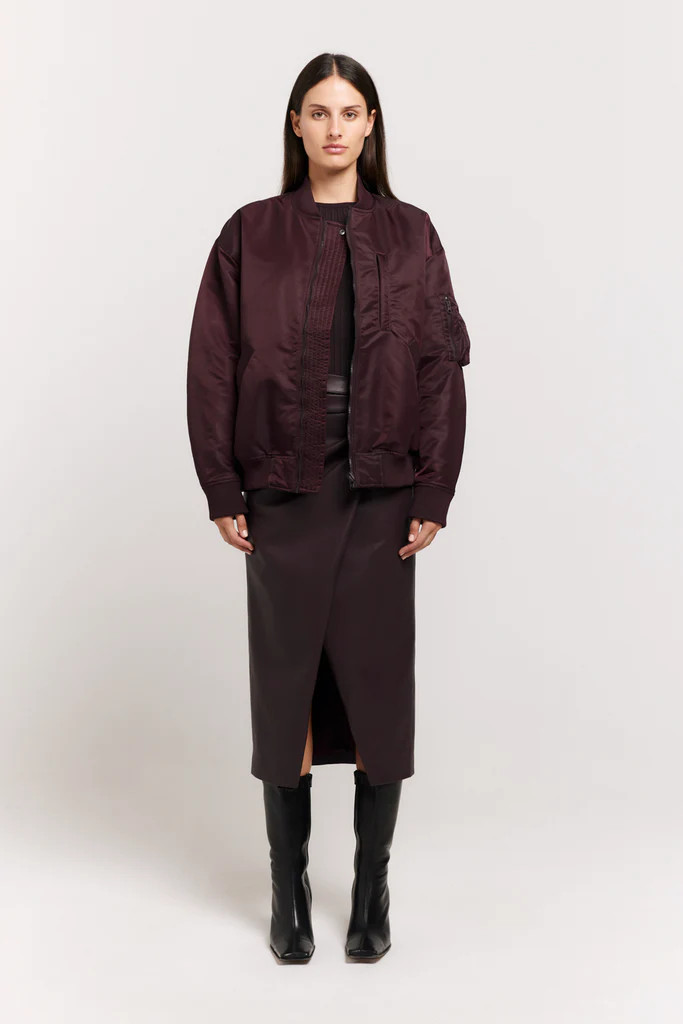 Irina Bomber | Henne