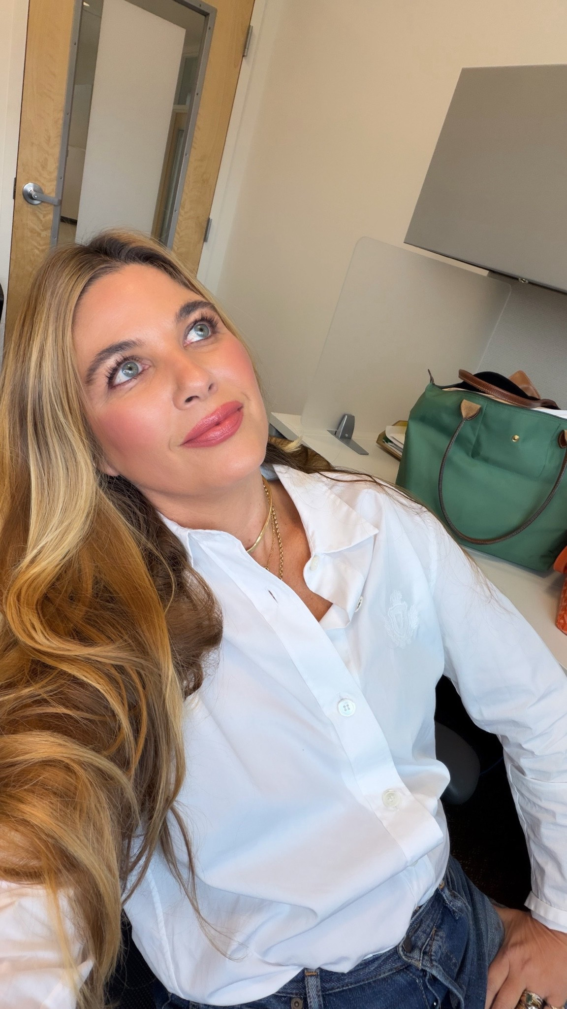 Shirt: medium
Jeans: 27
Lipstick: Rose Espice 
Hair: Sea Glass 
Foundation: Dior 3.5 N
Sisley bronzer 
YSL hot mauve blush
Dior pearly peach highlighter 
By Terry mascara