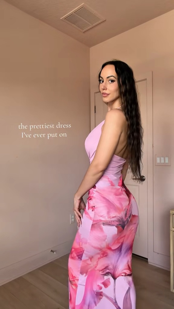 Discount code: “DanielleSpring” on the jluxlabel website until 4/13  (new so it’s not on Nordstrom yet) 

This is the pink floral coastal bloom maxi dress. I’m wearing a size XS and it fits perfectly. It’s stretchy too. 

I genuinely was worried about the fabric looking cheap because you can never tell online but it doesn’t at all! It looks AMAZING im genuinely so in love and can’t wait to take this to miami 



spring dress, summer dress, summer outfit inspo, miami outfit inspo, tropical vacation outfit 

#LTKTravel #LTKootd #LTKTall