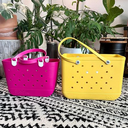 The Simple Modern Beach Bags are on deal today! See them ⬇️! I wanted to show you the Large size vs the similar original Bogg (not the baby). A bit smaller, but still a great bag - the XL is probably closer in size to the Bogg + they're finally on sale! Boggs also available at retail with free ship/returns (be sure you choose Bogg as the seller)! #ad

#LTKswim #LTKtravel #LTKsalealert