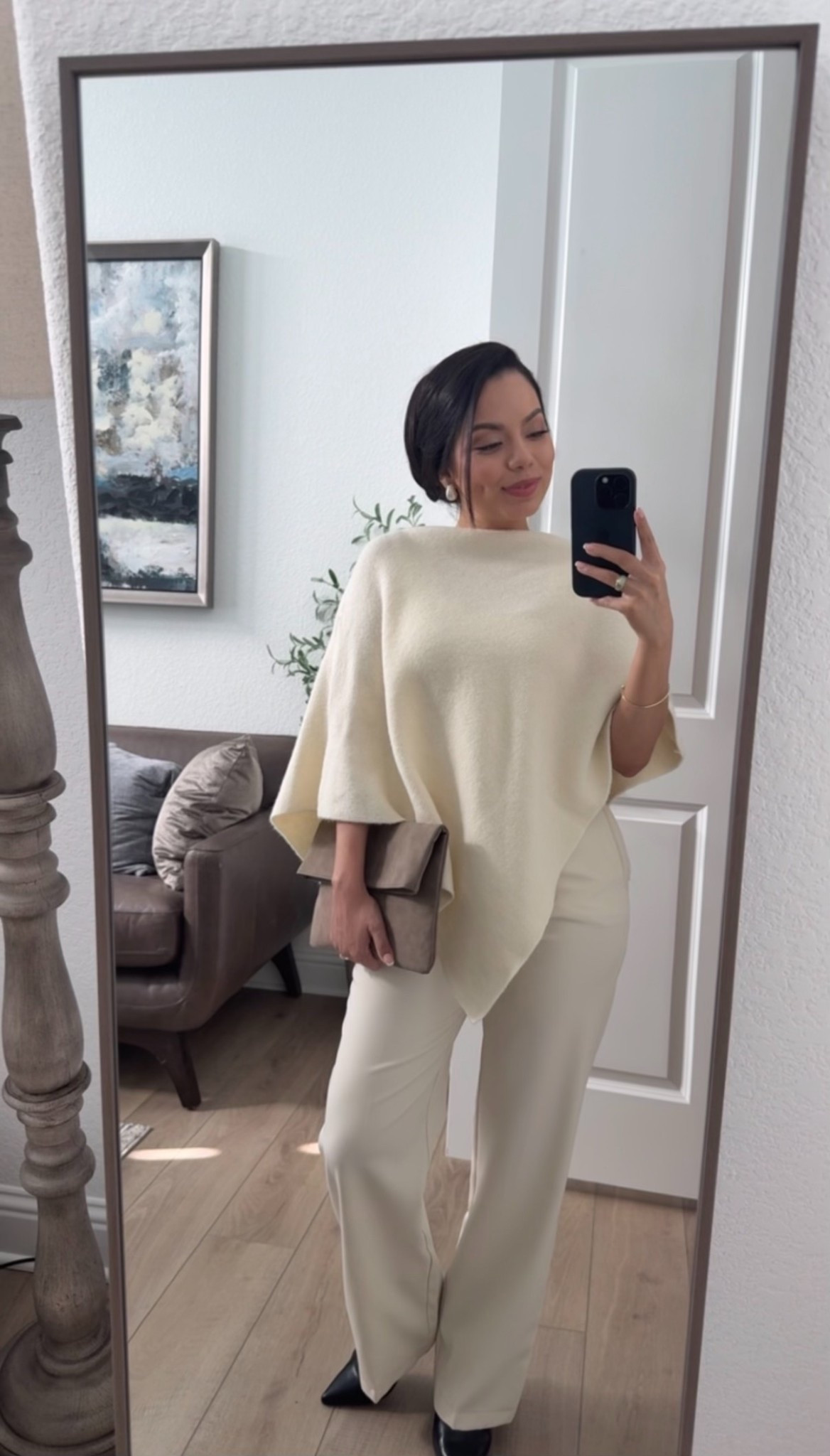 Cape is one size 
Wearing a top underneath cape size small 

#LTKootd