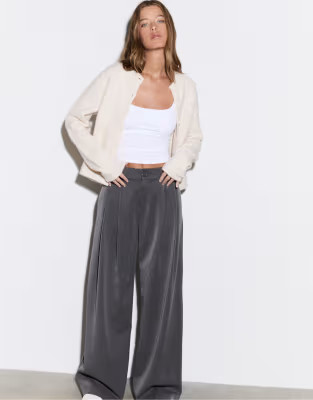 Stradivarius wide leg smart trousers with darts in dark grey | ASOS | ASOS (Global)