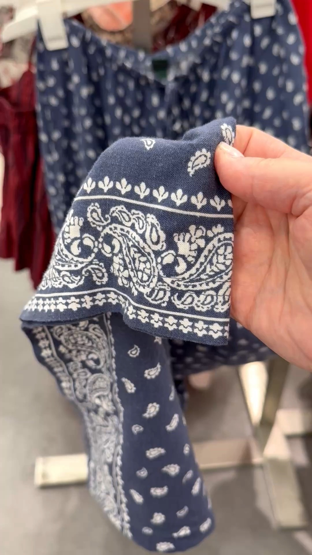 I’ve always loved a paisley print, and these wide leg linen pull-on pants are so good! Plus they have pockets! ✨😍

#paisleypants #navyandwhitepants #summeroutfit #target #casualpants #summervacationoutfit #pullonpants #pantswithpockets #bandanaprint

#LTKMidsize #LTKOver40 #LTKSeasonal