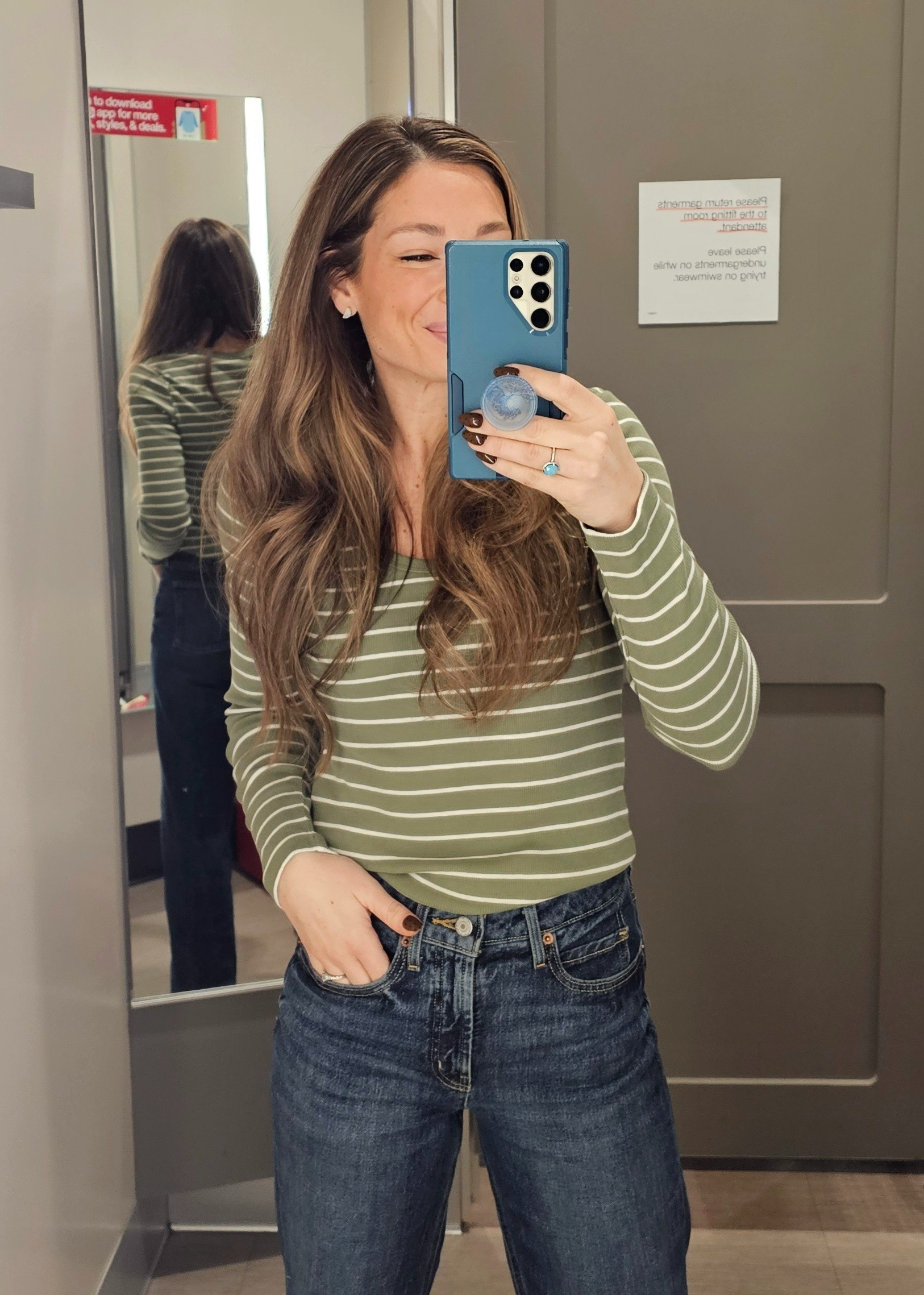 Something about a basic tee! Wearing small in the top and 0 in the jeans (size down 1).

#LTKootd #LTKmomlife