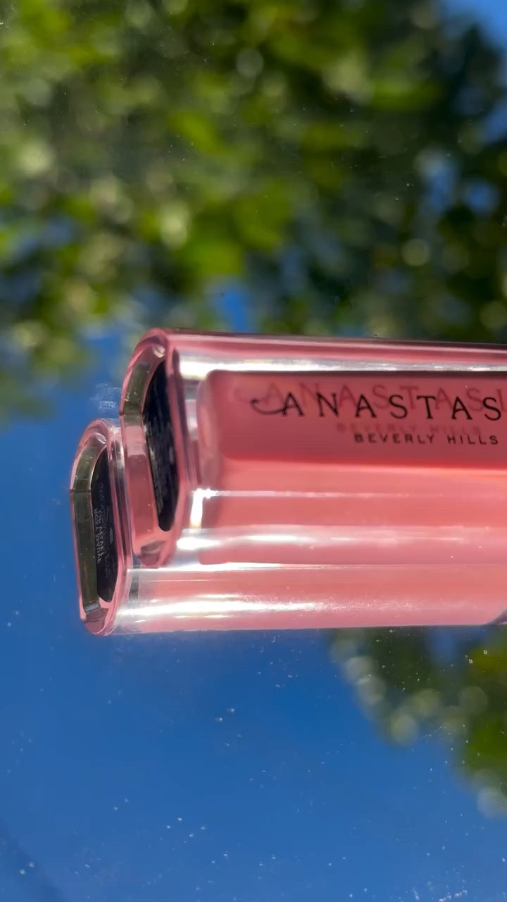 Best best brown skin friendly lipstick !!  

#LTKBeauty #LTKFindsUnder50 #LTKSaleAlert