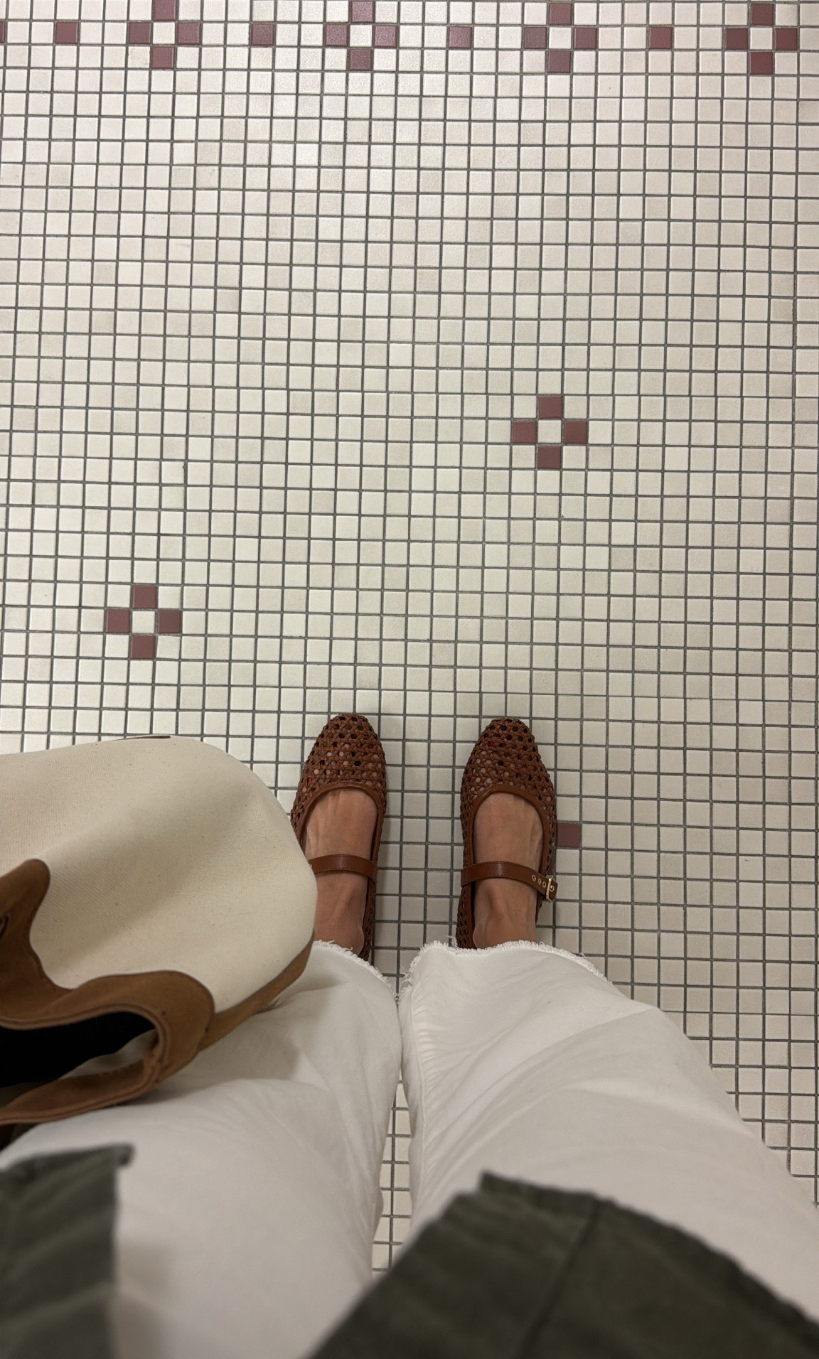 Still very into my tried and true woven flats this summer!

#LTKootd #LTKdayinmylife #LTKSeasonal