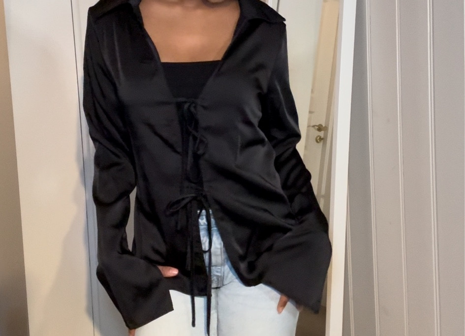 Cute Black top size M