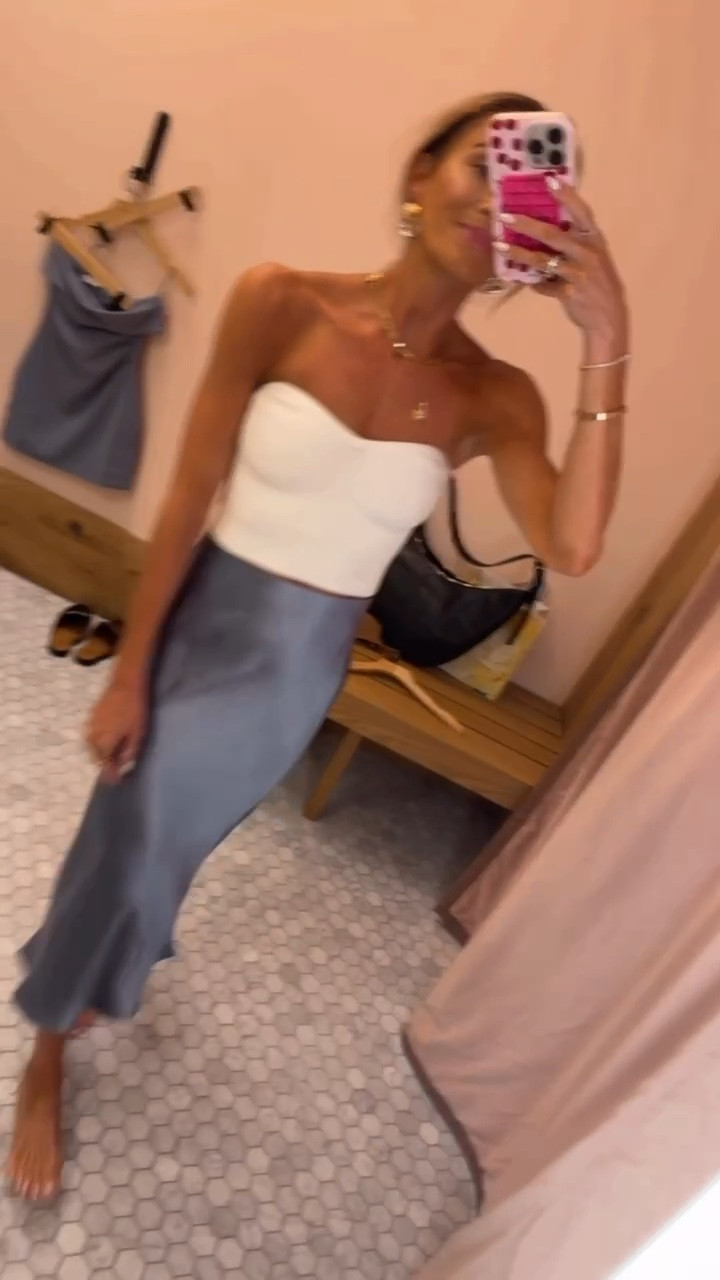 sweetheart top + satin skirt 🫶🏻 obsessed with this pretty combo for date night or any event! 🤍