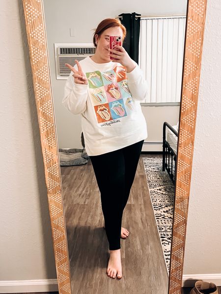 Sweatshirt
Casual
Loungewear


#LTKFind #LTKunder50 #LTKcurves