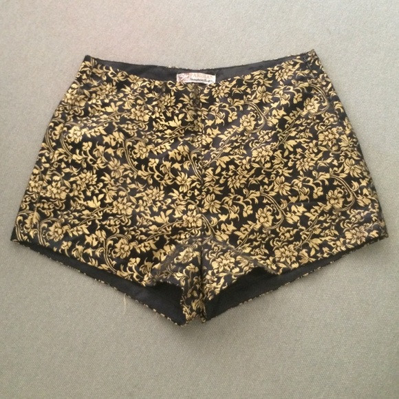 Parisian shorts with gold detail | Poshmark
