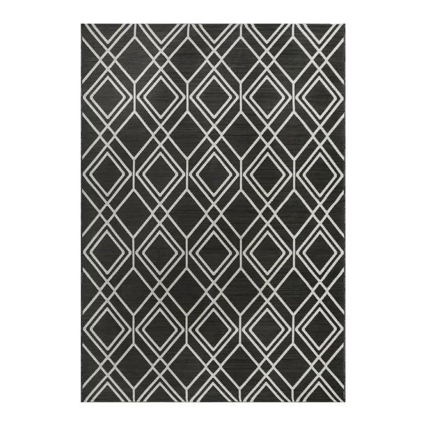 Better Homes & Gardens 5' X 7' Black and White Diamond Outdoor Rug | Walmart (US)