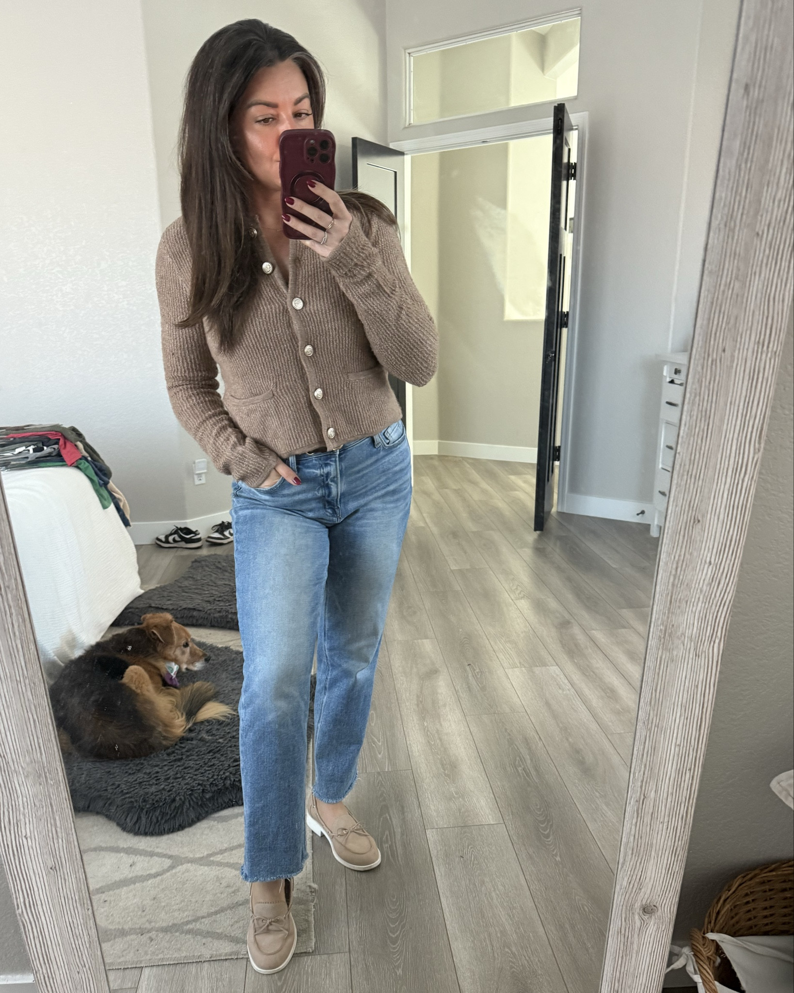 Fall in Arizona means one thing: layers are essential! From 70° mornings and 80° afternoons to 100° drives home — plus all those overly air-conditioned buildings in between — a simple layered look will keep you comfy all day.

#LTKStyleTip #LTKFindsUnder50 #LTKSeasonal