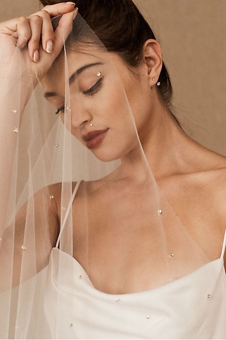 Astile Veil



$298.00





Or 4 interest-free installments of $74.50 by

More Info
    
    
   ... | BHLDN