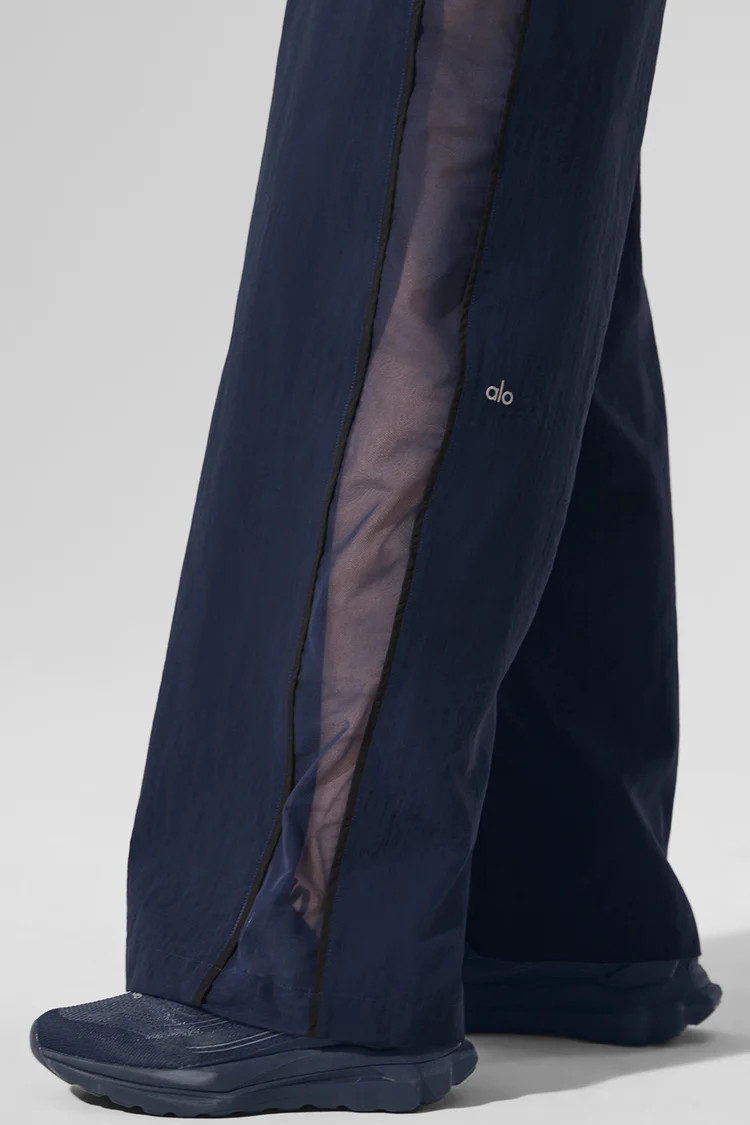High-Waist Origin Wide Leg Track Pant - Black | Alo Yoga (US)