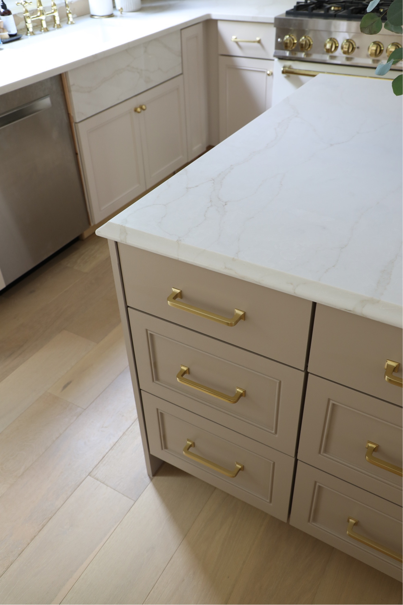 Island is SW Utterly Beige, perimeter cabinets are SW Realist Beige. Quartz is Vadara Calacatta Oro

Kitchen hardware, kitchen renovation, kitchen decor, home decor

#LTKhome #LTKsalealert #LTKstyletip