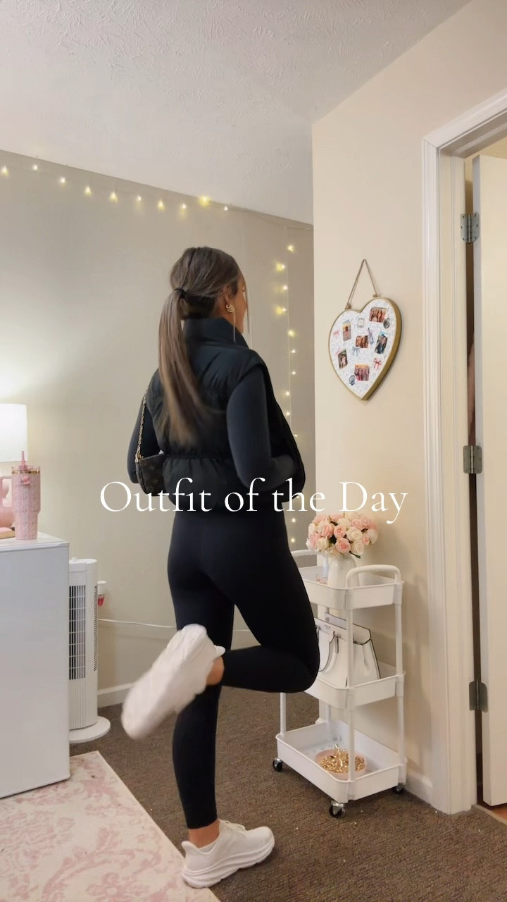 Lulu fit!!

#LTKGiftGuide #LTKFitness #LTKStyleTip