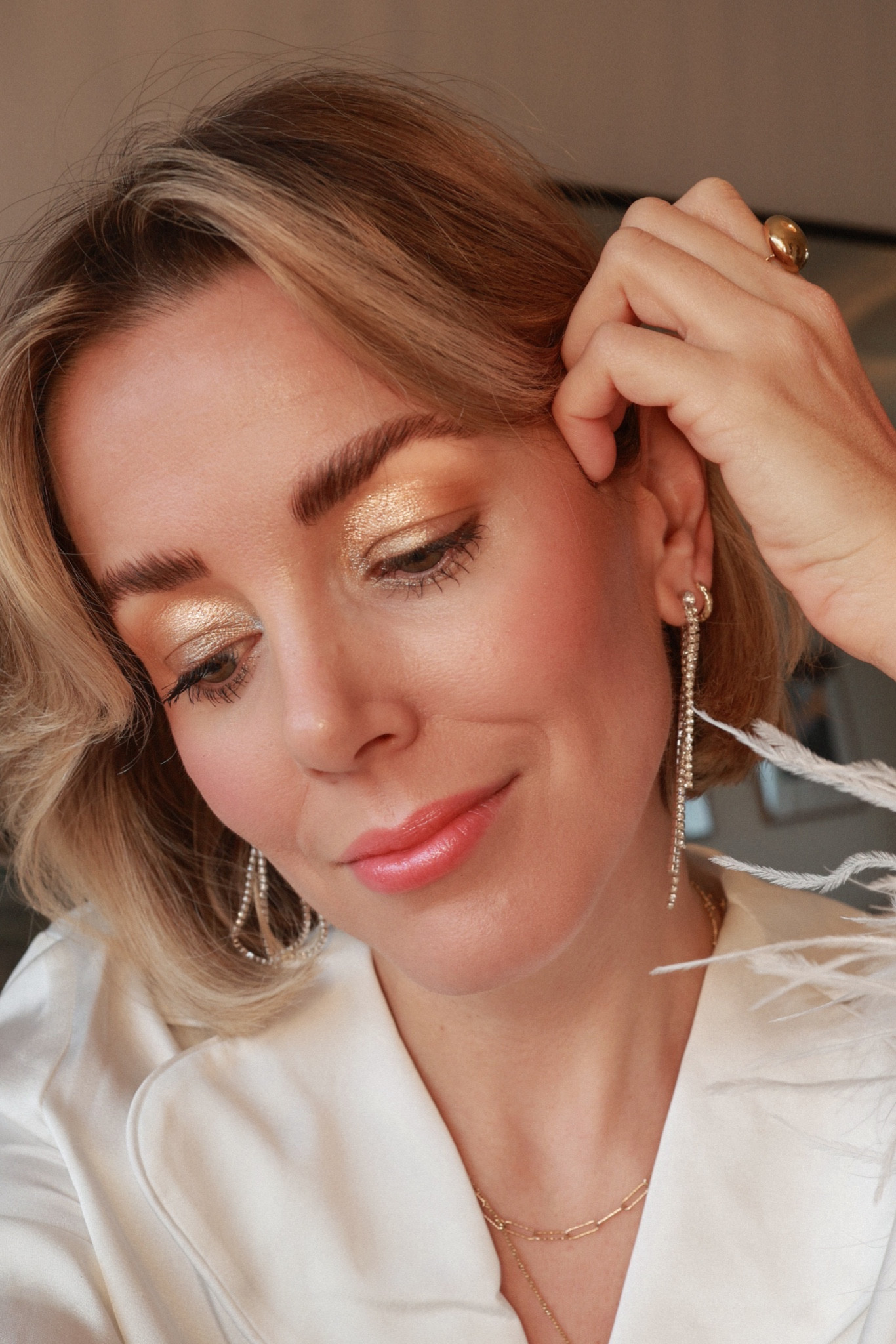 NYE makeup. New Year’s Eve makeup. Glow makeup. Shades:

Armani fluid glow enhancer - 10
It cosmetics cc glow - neutral medium
Maxfactor blush - sunlit coral 
Iconic blush - rose riot 
Merit bronze balm - Seine 
Sephora eyeshadow - 29 first light 
Prada lipstick - p155
Maxfactor lip liner - pink princess 
Mac fizzy feels lip balm - taste for bubbles 



#LTKbeauty #LTKeurope #LTKparties