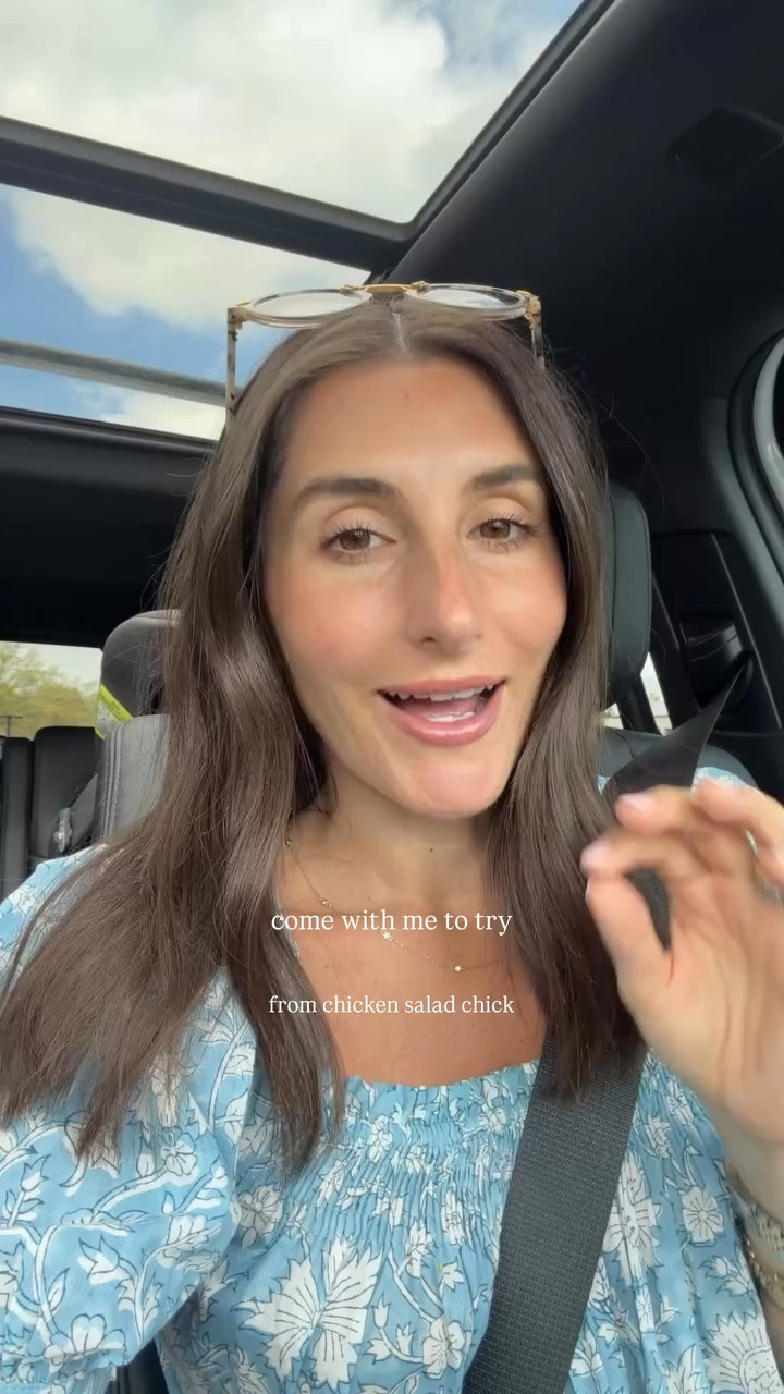 ran as fast as I could to try the new limited-time Jill Pickle flavor from Chicken Salad Chick and it did not disappoint 🤤 it has just enough pickle with the perfect amount of zing — I’ll be ordering this over & over again! 

we’re giving away a $50 gift card to Chicken Salad Chick, so you can go try the limited-time flavor too! just follow @chickensaladchick and drop a comment below to enter 💚
#ChickenSaladChick #JillPickle