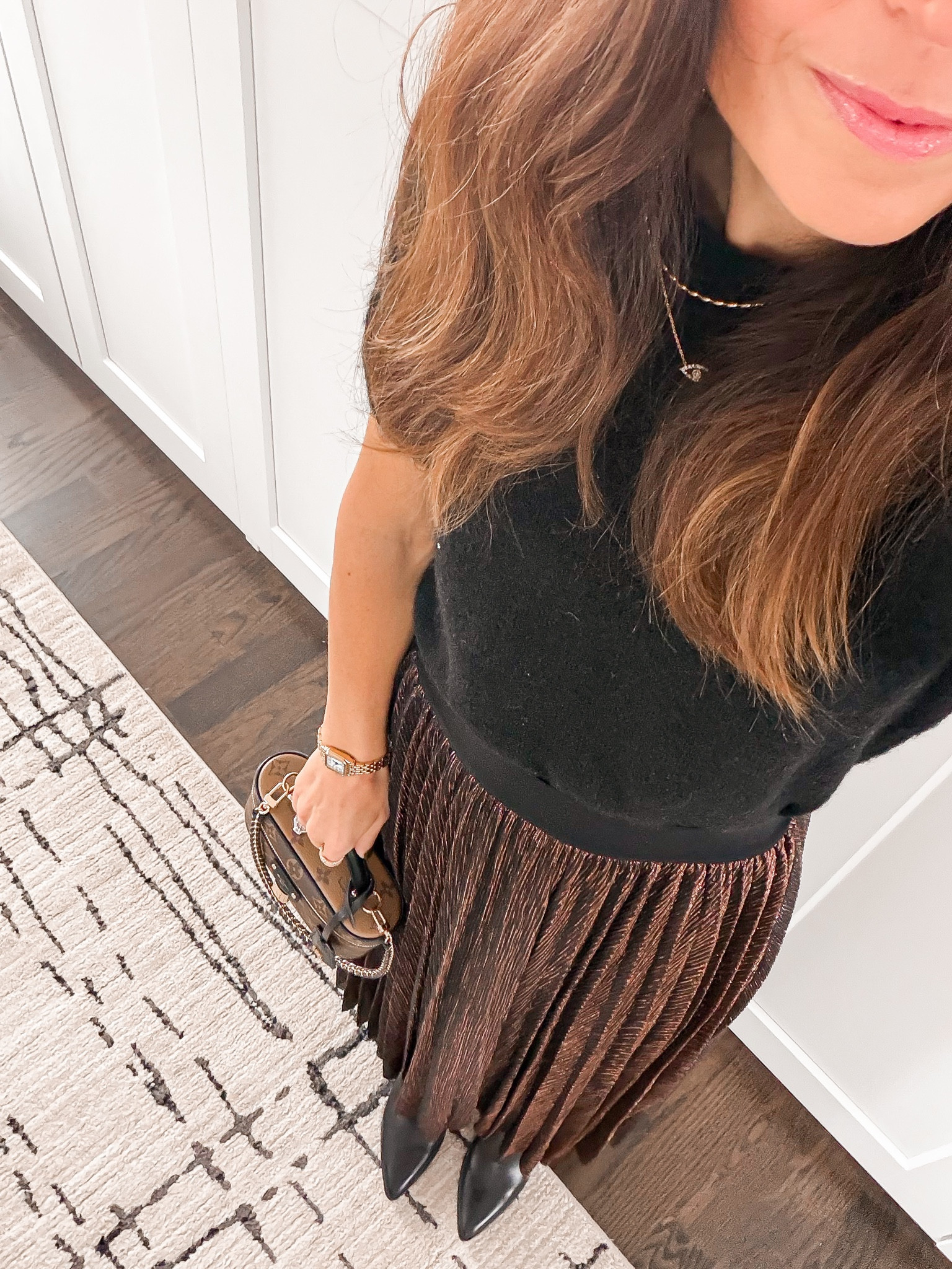An easy dressed-up look that works for dinner, parties, or date night 🖤
🔗⬇️


#LTKHoliday #LTKOver40 #LTKSeasonal