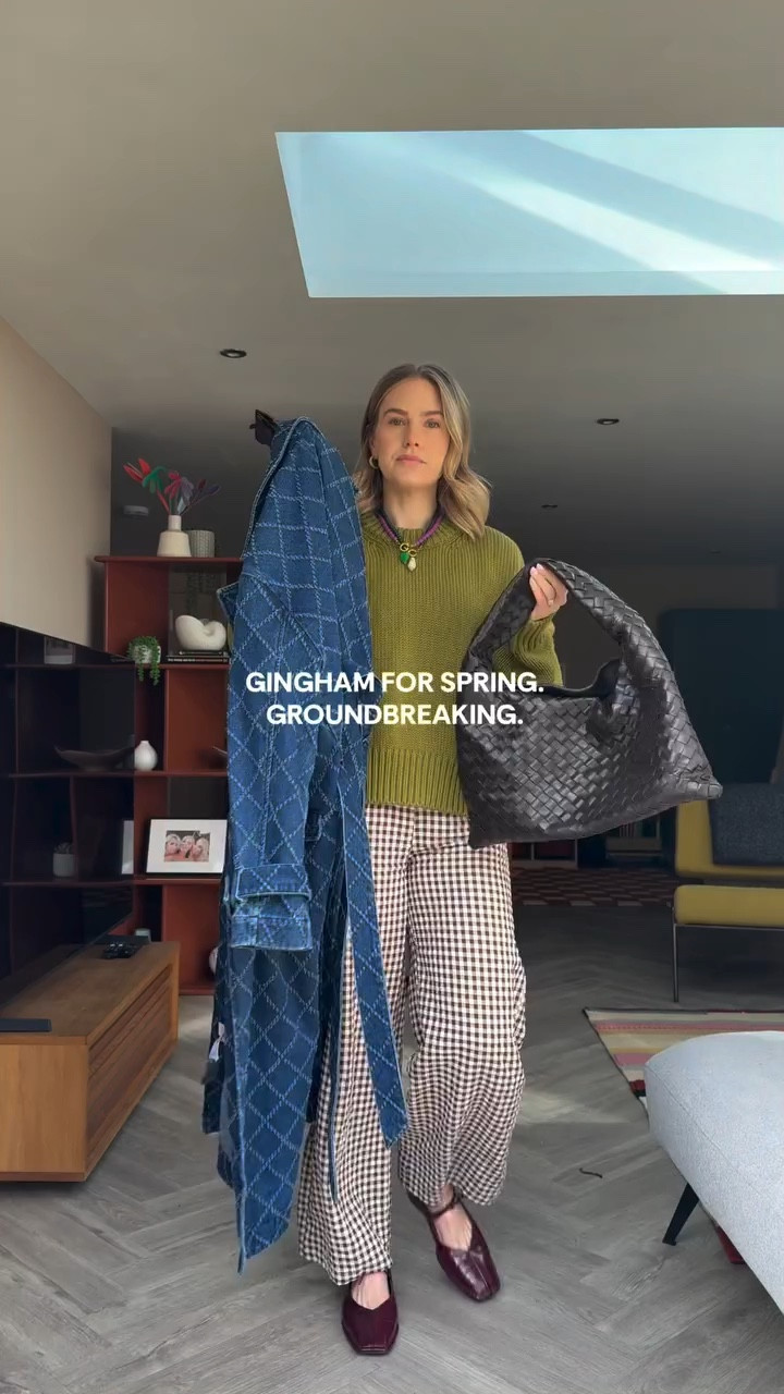 If it ain’t broke 😜

#springoutfitideas #springofficeoutfits #fashionover30 #officeoutfit #smartcasualoutfits