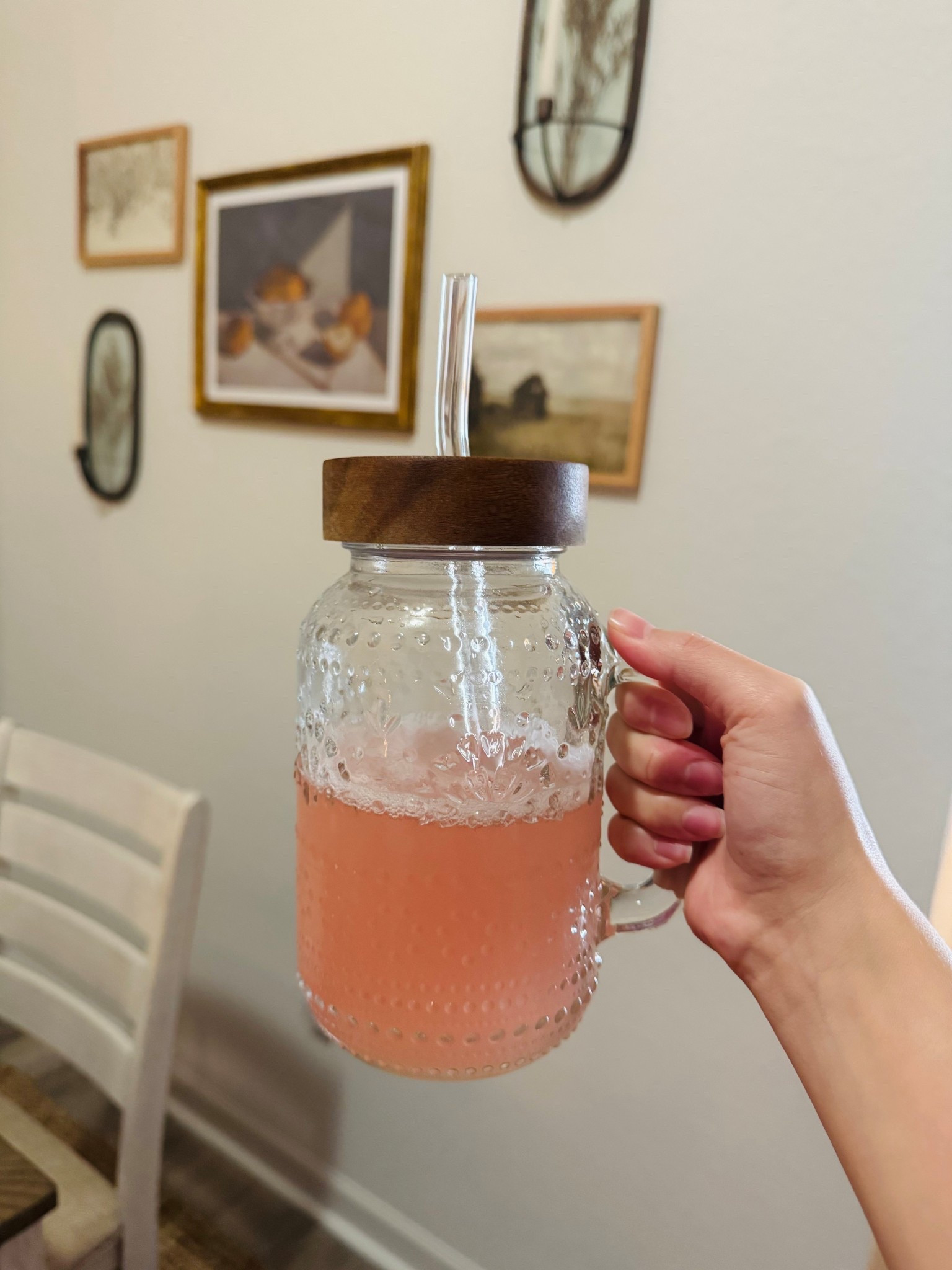 Cutie glass cup for $5?!! Yes plsss🤎✨

#walmart #walmartfind #pioneerwoman #cup #home

#LTKHome