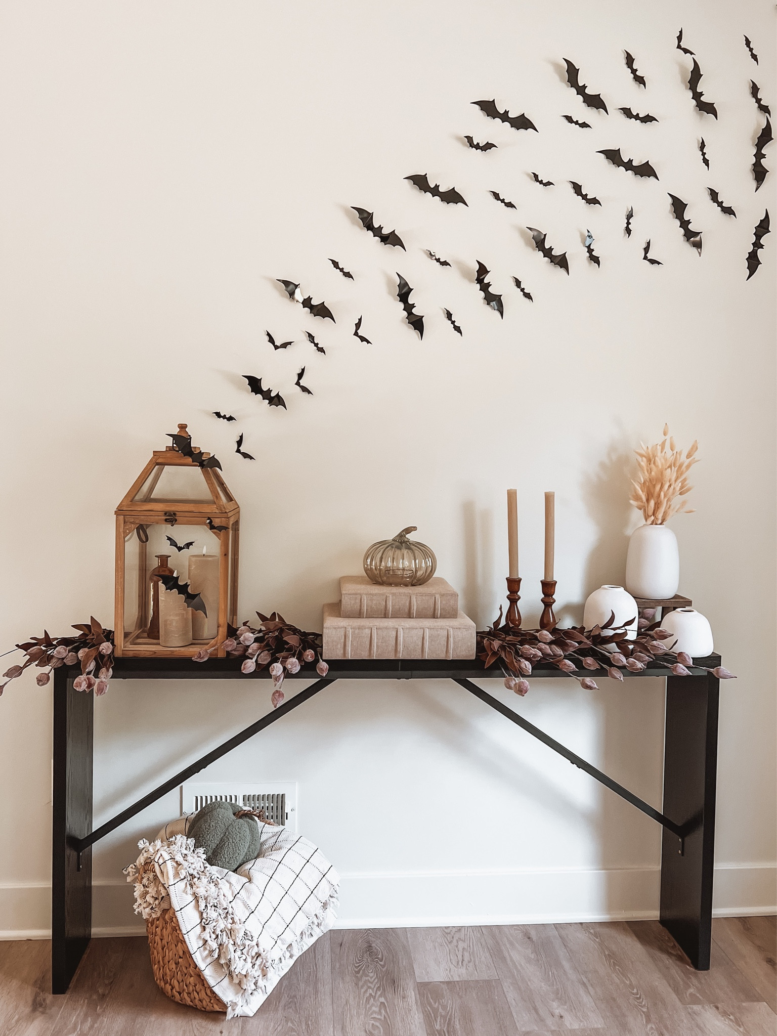 Spooky Vibes 🦇

This table is on mega sale & those bats have a 30% off coupon… BOTH ON AMAZON!

#LTKHome #LTKSaleAlert