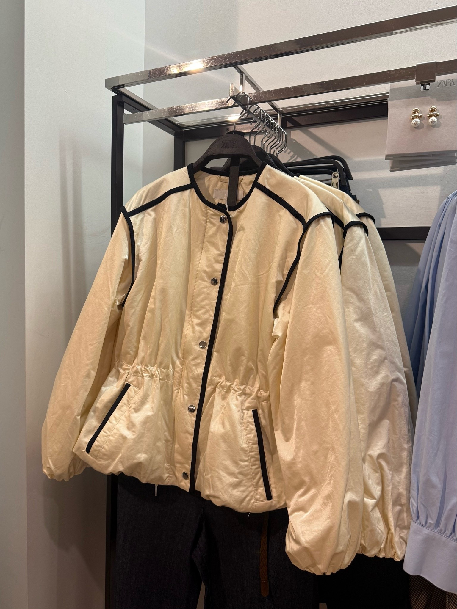 Such a cute and stylish windbreaker jacket

#LTKSeasonal #LTKNYFW